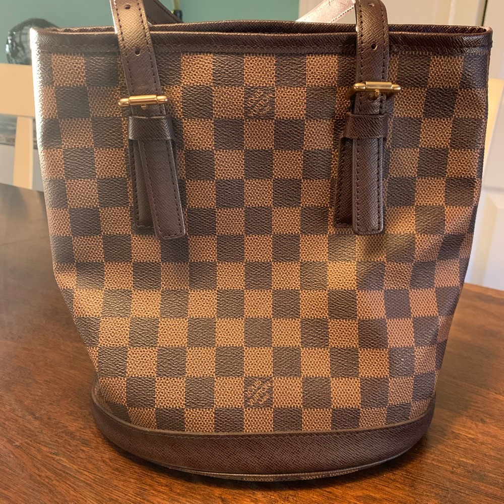 Authentic Louis Vuitton Damier Ebene bucket bag
